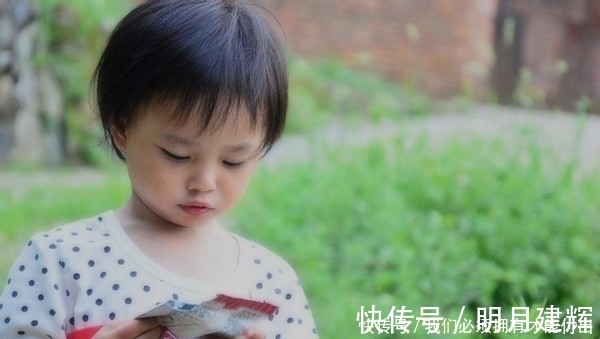 食长|医生提醒：3种食物在悄悄偷走孩子身高，易厌食长不高，10岁以下少吃