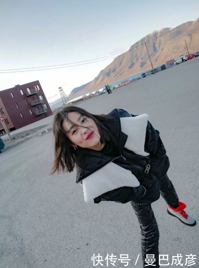 卫衣内搭的3种穿法!这么穿时髦又高级,稳赢!