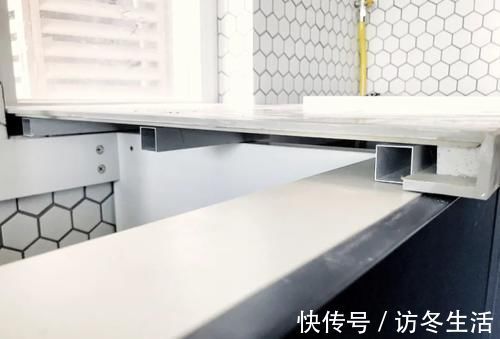 收纳|厨房别再贴瓷砖了,这种新型替代材料,看着高级还耐脏!