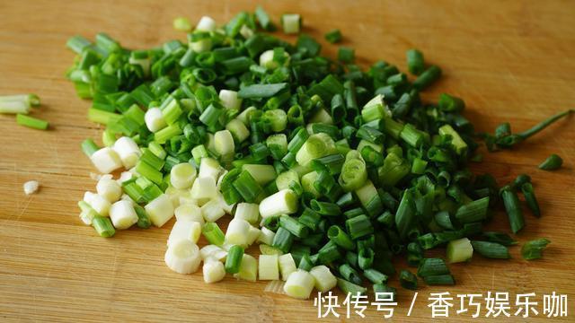 搅拌均匀|天气热,分享10道家常凉拌菜,好吃开胃,做法简单,非常适合夏天