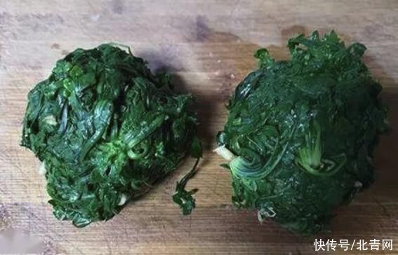 不焯水不能吃的四種菜，很多人不懂，吃了可能危害健康