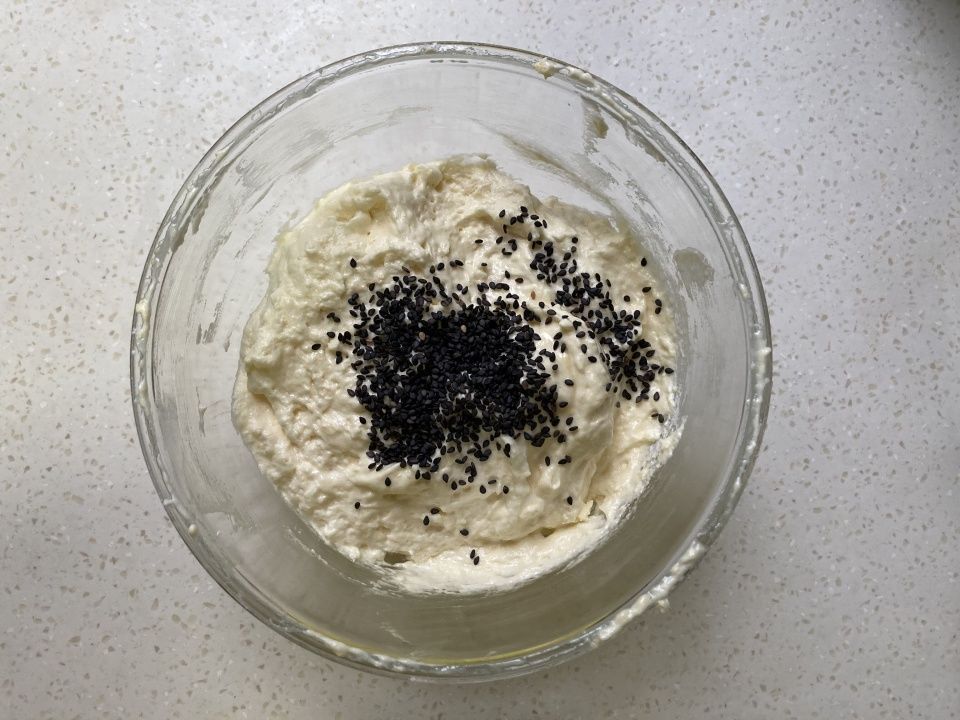 最近孩子迷上了这小饼,不加一滴水不加一滴油,酥脆可口,太香了