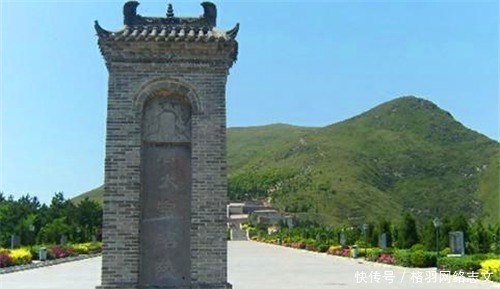 将军!将军死后立碑:墓中无金无银,别挖!200年后盗墓贼挖开想哭