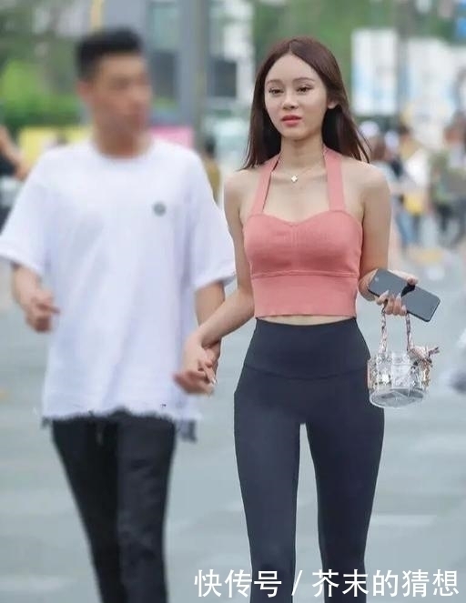 穿着方式|抛开短裙的枷锁,打底裤翻身做主人,显瘦时尚,非常容易凹造型