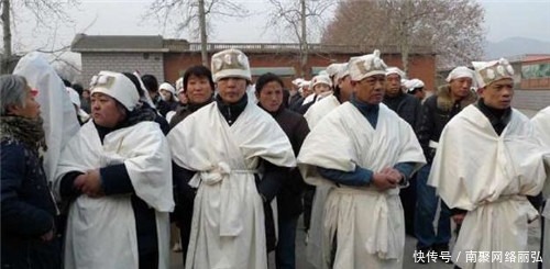 亡者|人离世后,为什么一定要穿寿衣?不仅有科学考量,还为了子孙后代