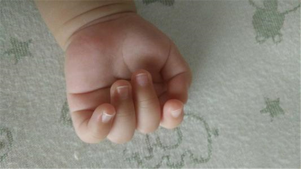 宝宝|宝宝身上的三个“安睡开关”,每晚上床前多摸摸,孩子舒服早入眠