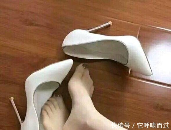 尖头鞋 看似简约的细高跟,实际可以给女性带来大魅力,一眼难忘