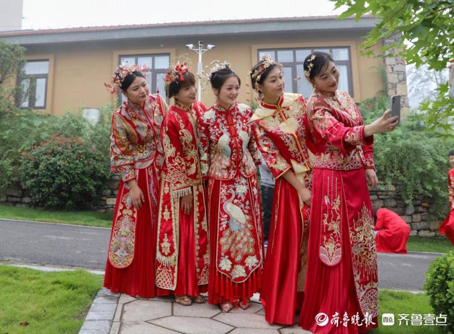 中式 浪漫！沂水天上王城的中式集体婚礼