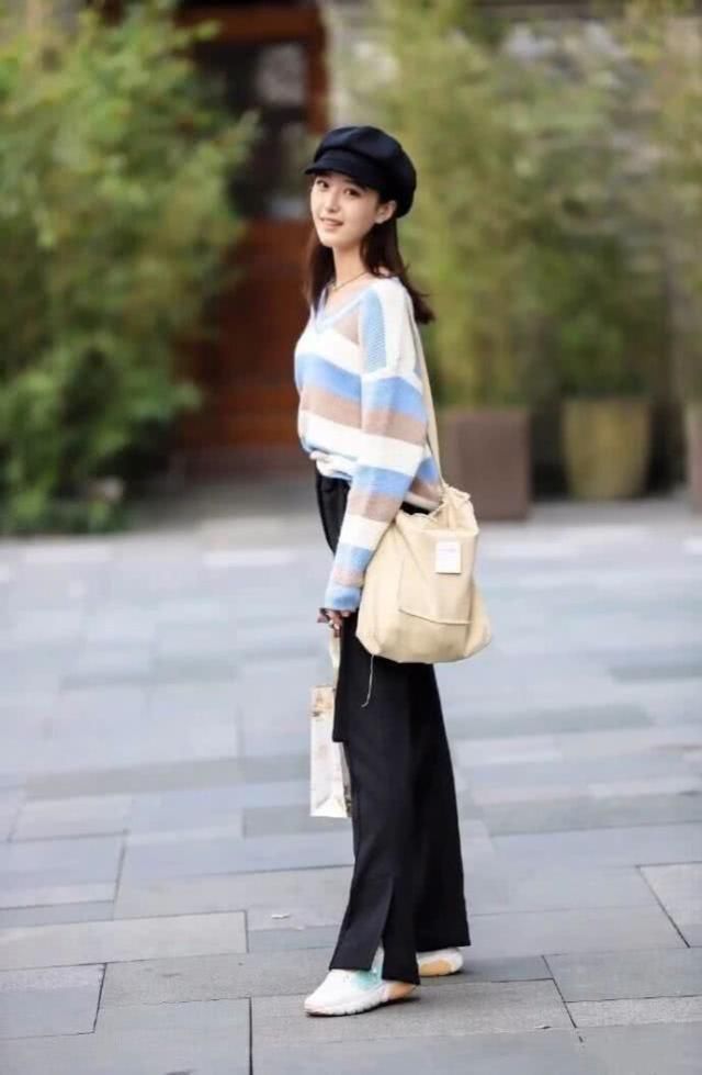 青春风的装扮靓丽时髦，美观舒适优雅，也显街头的气质感