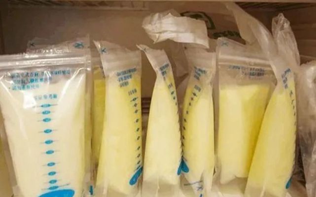 冷藏|母乳放在冰箱,过几个小时拿出来烧开,可以继续给宝宝吃吗?