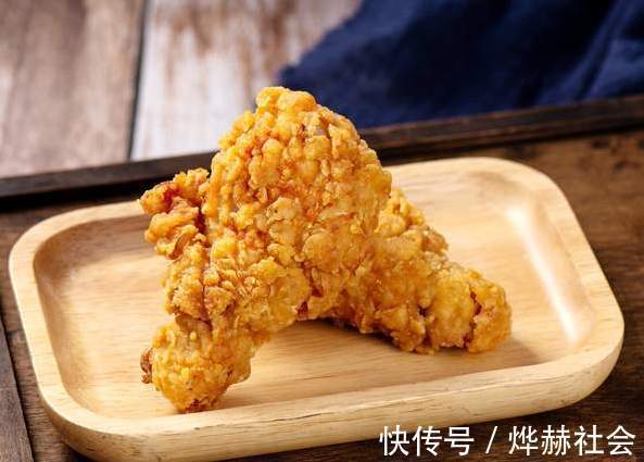 炸鸡|炸鸡腿，用淀粉还是面粉大厨透露技巧，炸出来皮脆肉嫩，太香了