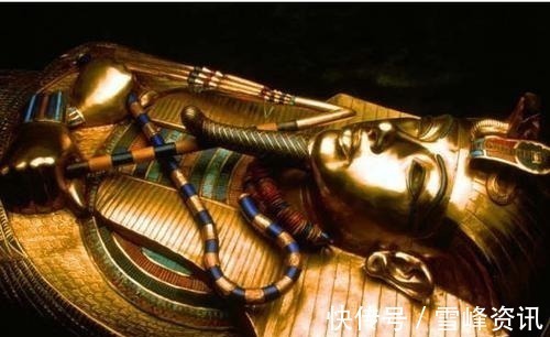 和平条约!两兄弟山上游荡,无意间发现千年古墓,后来缺钱时便来墓中取宝卖