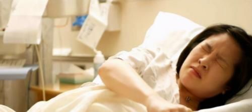 都是剖腹产，被压肚子的产妇和不压肚子的产妇，到底有啥差别？