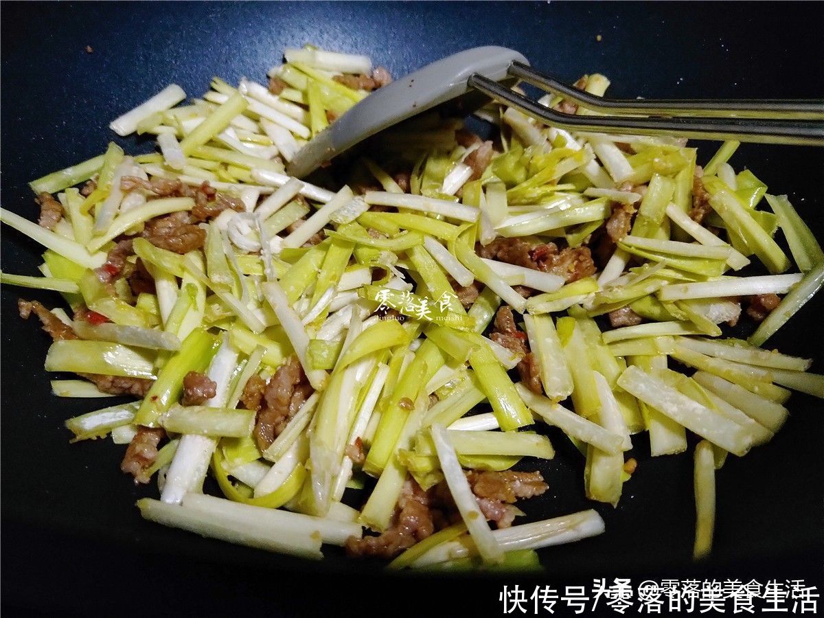 炒肉学会这招，再也不下馆子了！记住这1点，新手变大厨，真香
