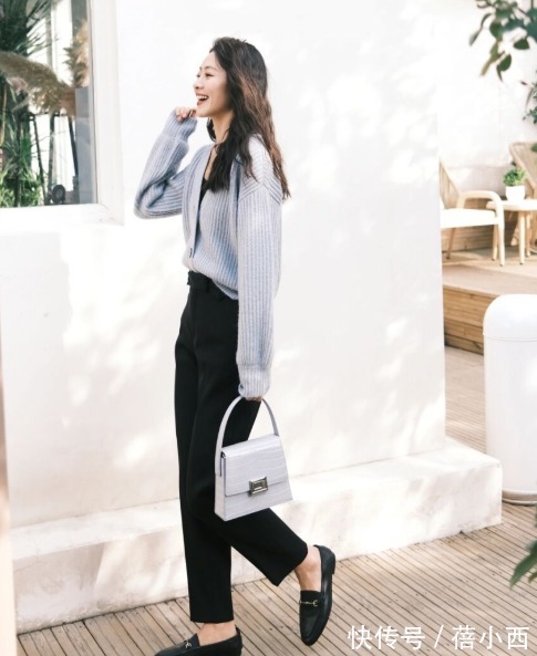 九分裤 微胖女生别乱穿裤子,小黑裤才最适合你,配毛衣、西装都很时髦