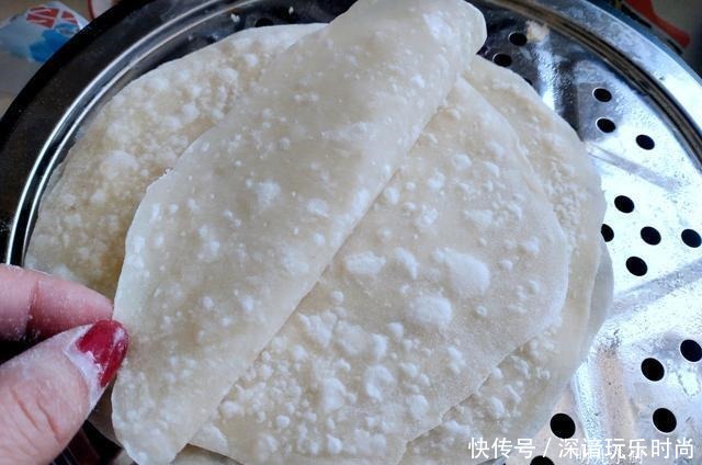 做春饼不用蒸锅,这样做一分钟一张,又薄又软,放三天也不硬