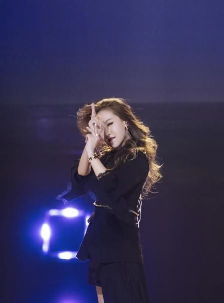 男主开始是同性恋