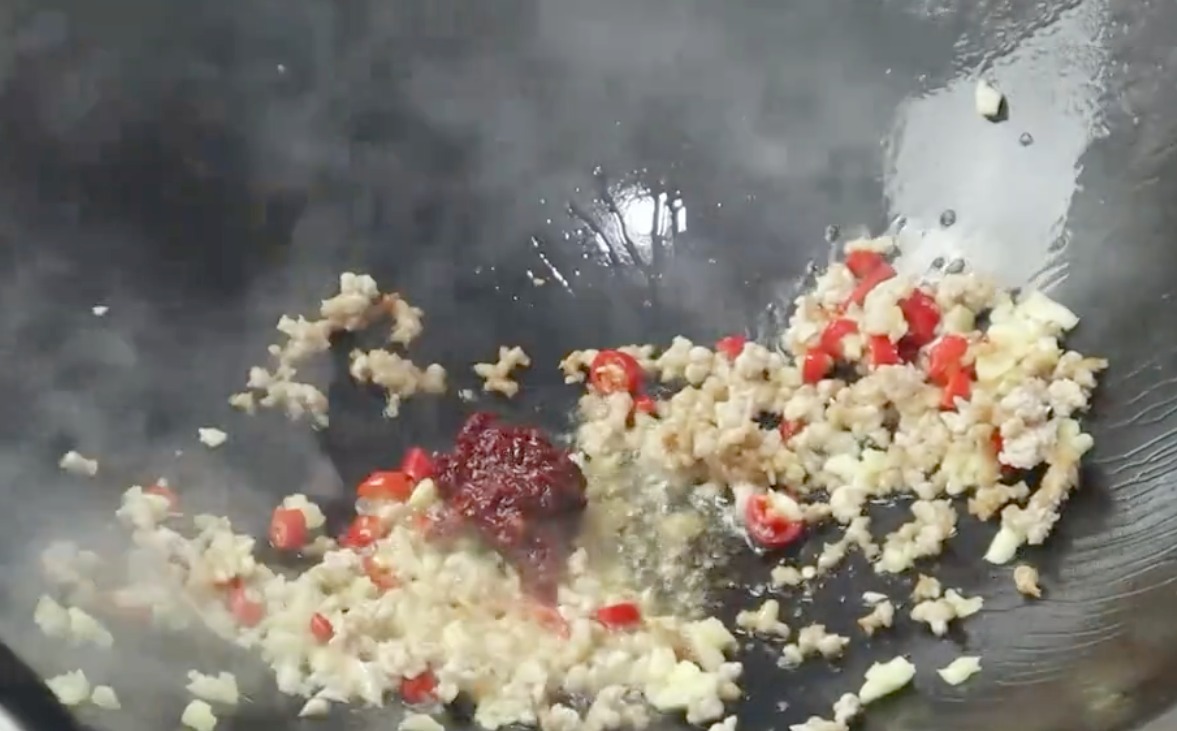 1分钟学会经典川菜肉末粉丝,做法简单,香辣美味,超级下饭