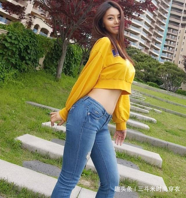 牛仔裤 牛仔裤穿出女性秀美身材,洋气又气质,散发女性独特魅力!