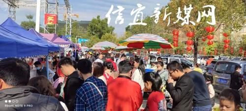 中年|年初一,信宜城区街道宁静,玉都公园人头涌涌