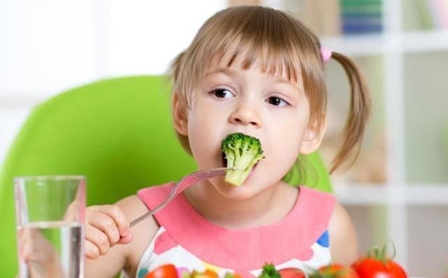 异物钳|16个小时“拉丝”手术,用坏6把异物钳!心疼,3岁女孩胃里取出两袋头发