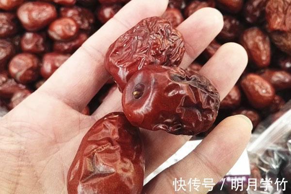 2个时间吃红枣，用处不大还适得其反，爱吃的人注意避开