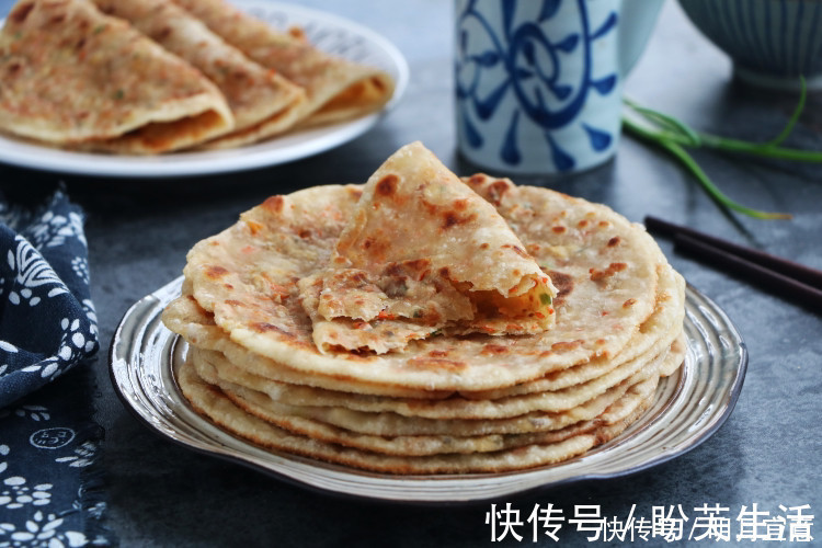 发面|馋死这饼了,又薄又软不发面,比韭菜饼好吃,男女老少都爱吃
