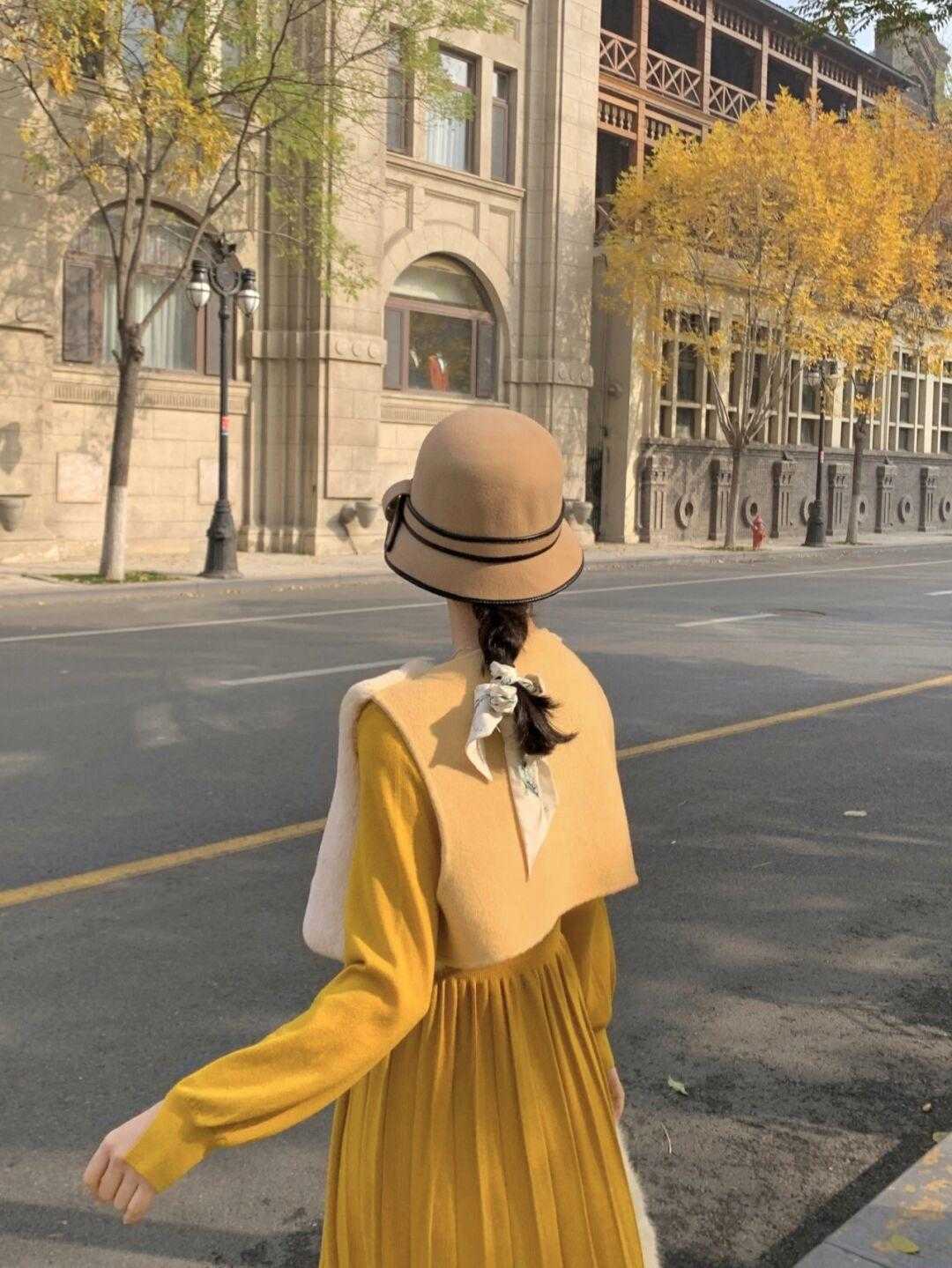 针织连衣裙 偏爱的优雅从容风,也可以将大衣搭得这么美