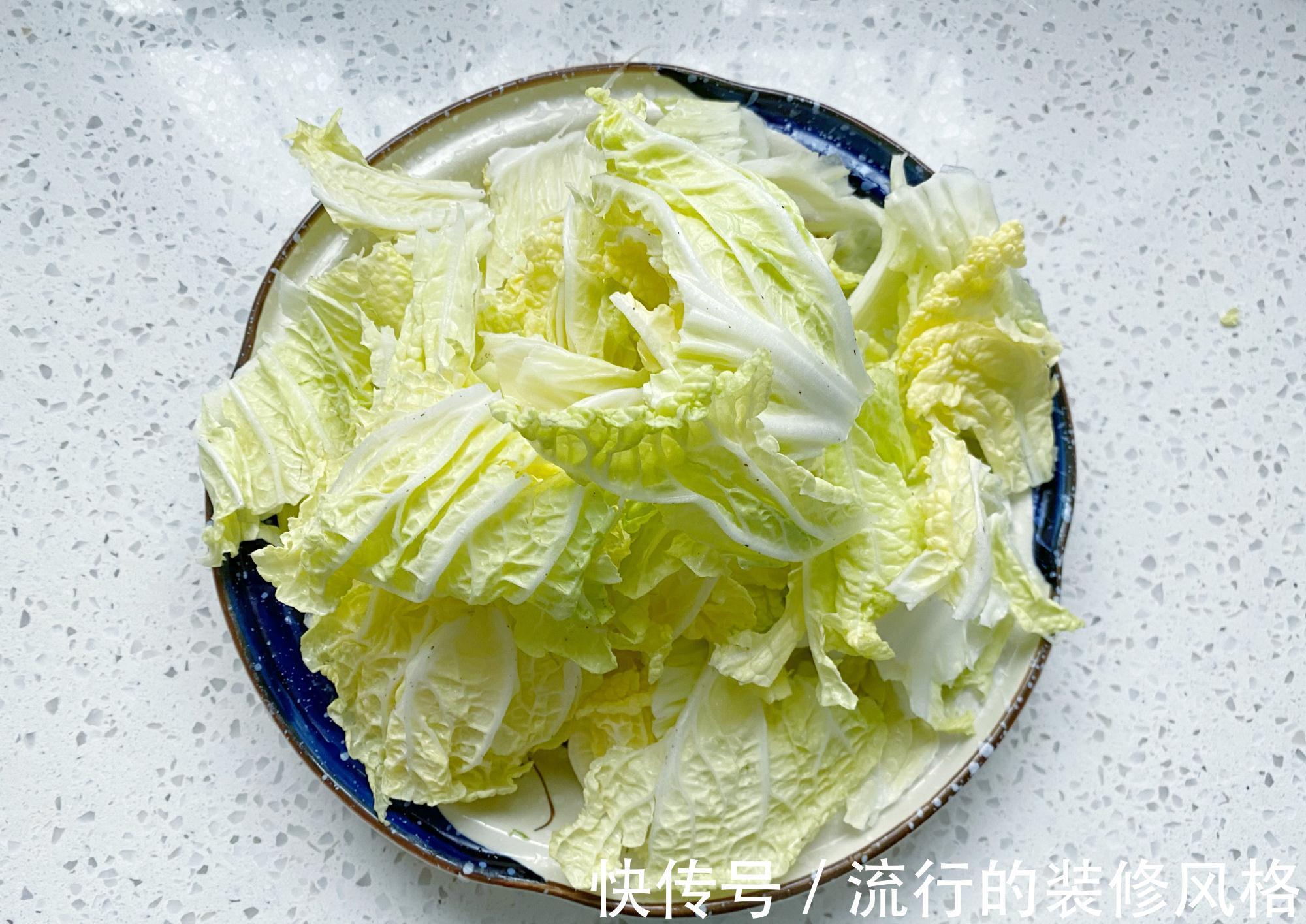白菜豆腐煲怎么做好吃？先放豆腐还是放白菜？简单2步入味又好吃
