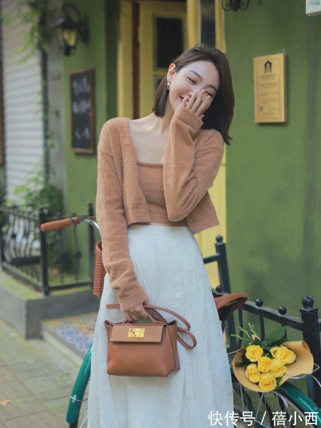 针织衫|“针织衫+半身裙”才是当季最in,来学穿搭技巧,优雅到骨子里