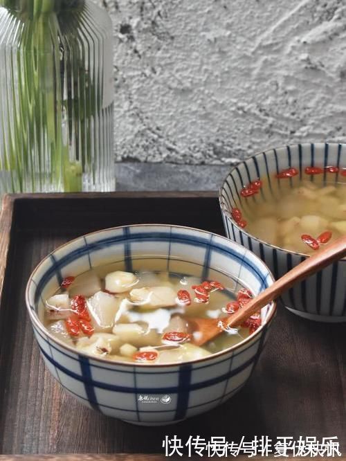 清热|用水果煮一锅汤,天然的甜味,简单快捷,清热润肺,春天上火要多喝