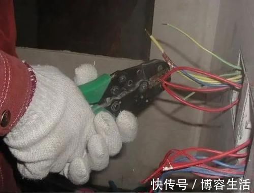 电线|插座并线还在用胶布缠绕吗?现在电工都用新式工具,轻轻一扣就好