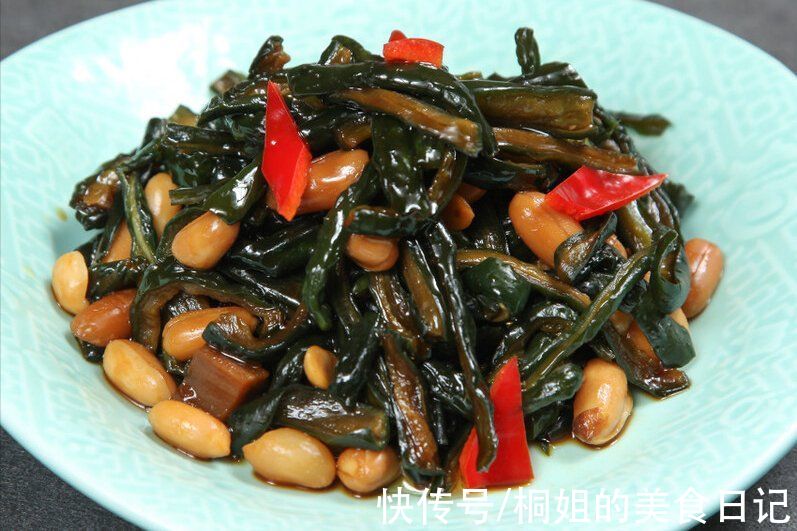 腌黄瓜，切忌放上调料直接拌，多加2步，黄瓜更入味，又香又爽脆