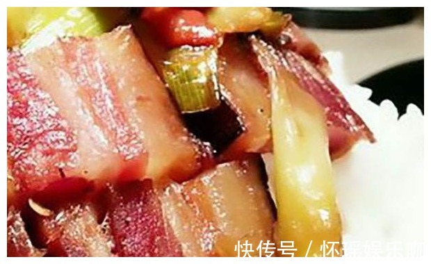 青椒炒腊肉|精美的家庭小菜,十分美味的青椒炒腊肉,让人回味无穷