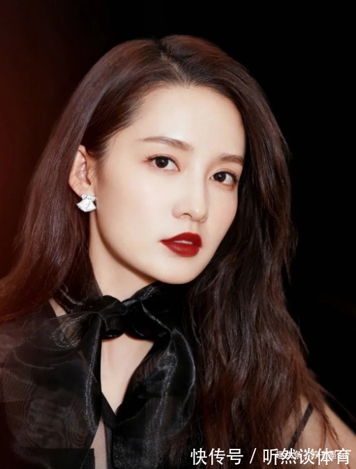 脸部 方脸女孩天生气质?错了,选对发型、饰品、妆容修饰后才有超模感