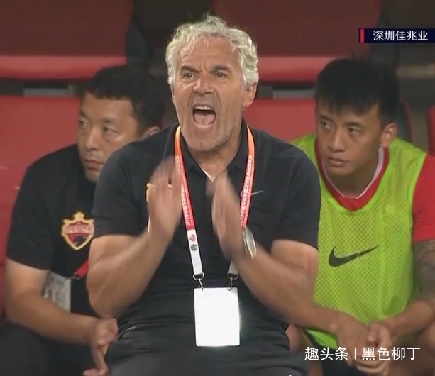 中国足球|球员球迷都哭了!昔日中超冠军被踢回中甲,球迷呼吁建业拿公平奖