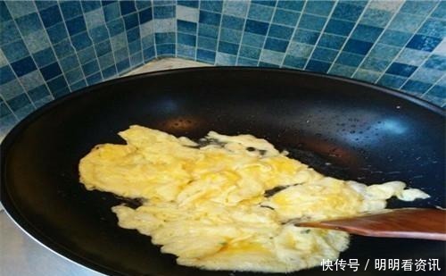眼睛|鸡蛋跟“它”一起炒,头发黑了,眼睛有神了,睡眠也好了,有营养