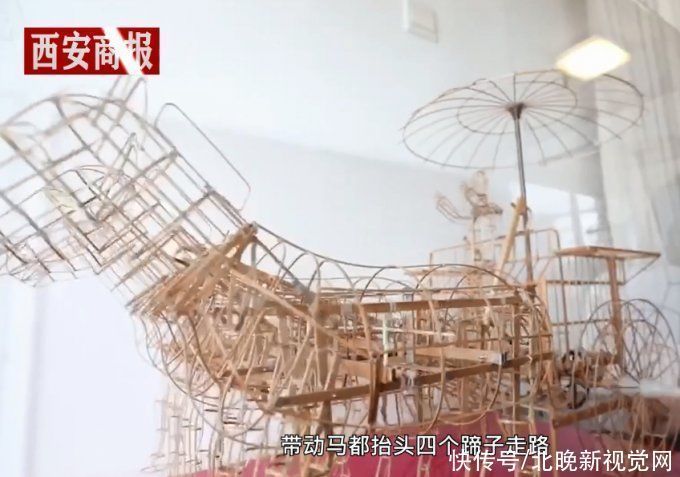 弓弩|83岁老人用900根竹条做动态兵马俑战车,佩剑和弓弩均可取下,网友:兵马俑真爱粉