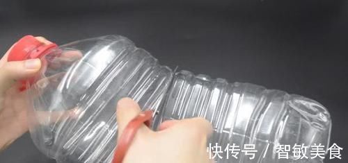 实用|空油桶上穿2根绳子,真是厉害了,解决了困扰大家的一大难题,实用