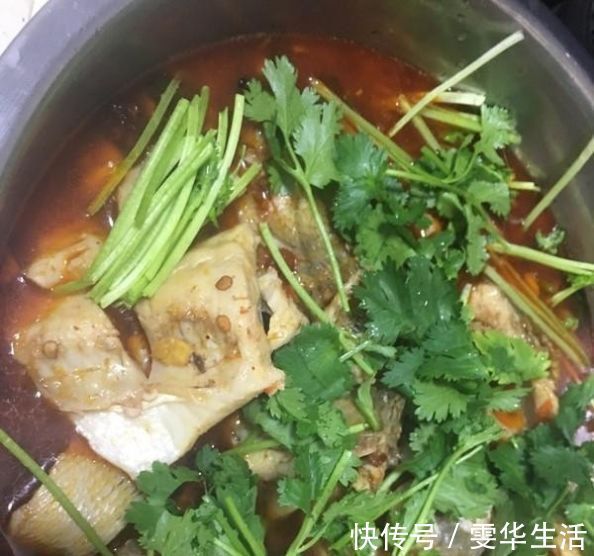 鲈鱼|鱼腥最怕这个, 倒一杯鱼马上没了鱼腥味, 且鱼肉更鲜更嫩!