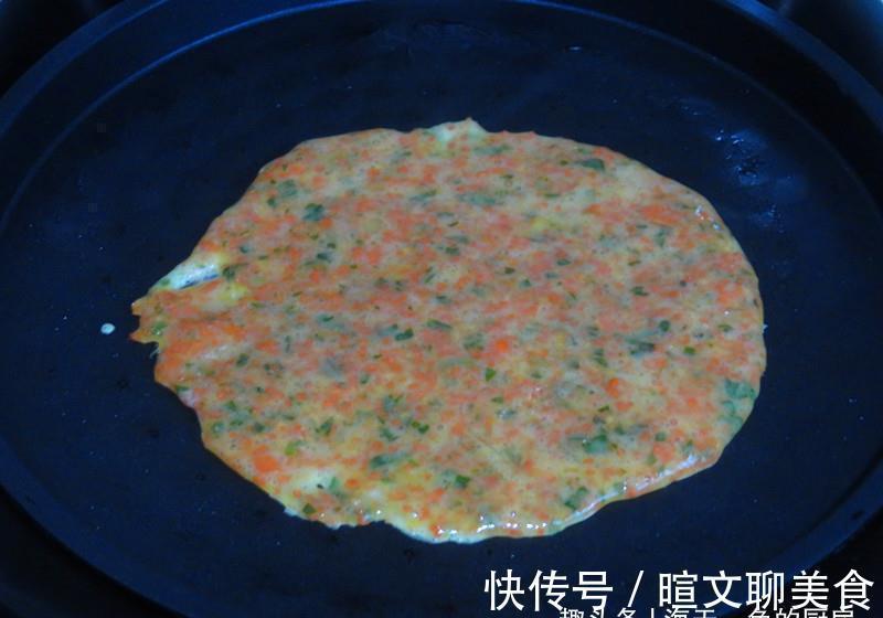 更香|手抓饼别煎着吃了，这样做更香更营养，我家一周做几次，次次光盘