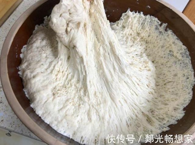 蒸馒头时，只加酵母是大错特错，加“它”馒头又香又暄软还好吃