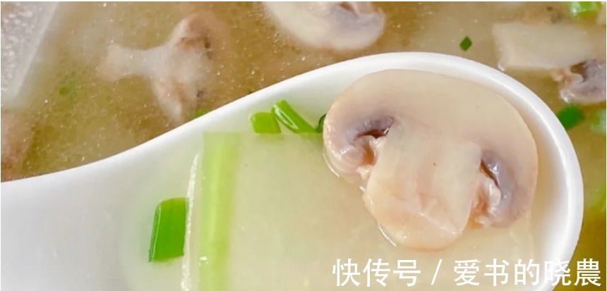 天冷了,喝鸡汤鱼汤不如喝它,顺应时令,营养极高,不懂吃可惜了!