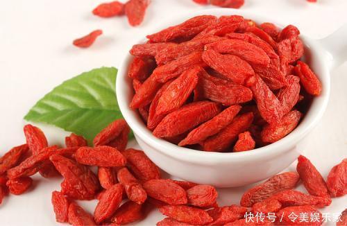 搭配|枸杞和此物是绝妙搭档,每天喝两口,肾气补满了,肝也干净