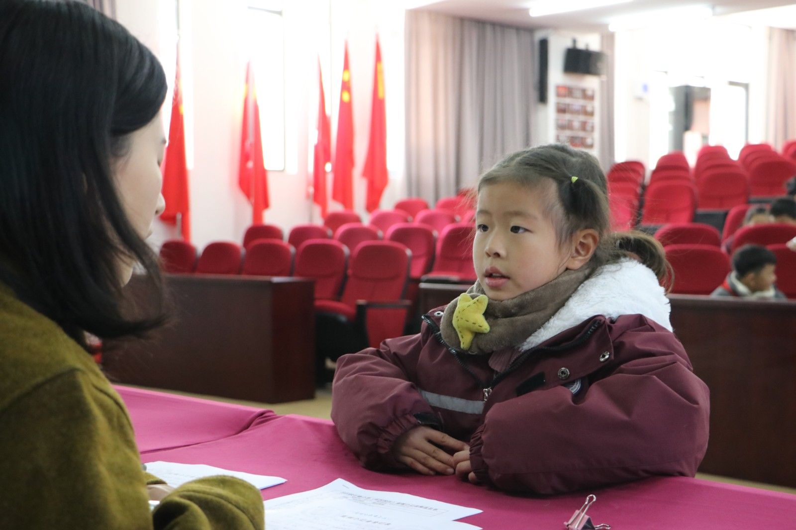 孩子们|冬日里的灿烂阳光！良渚杭行路小学蓝媒小记者海选温暖来袭