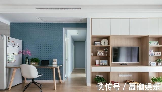 客厅|舍弃“客厅”,不买沙发,进门加隔断,这么装实用极了,晒晒全屋