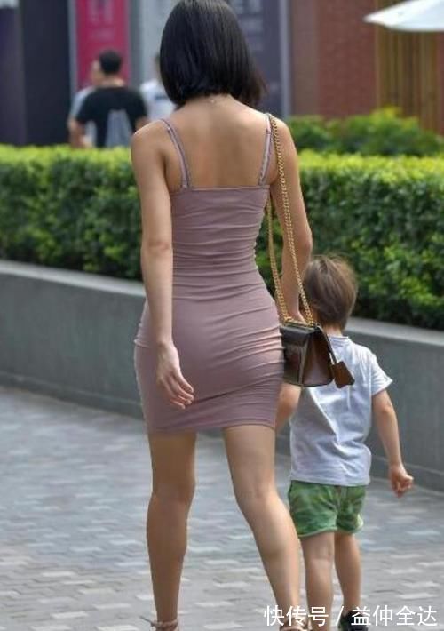 回家|宝妈穿新衣服去开家长会,引大家议论,老师:回家换件衣服再来吧