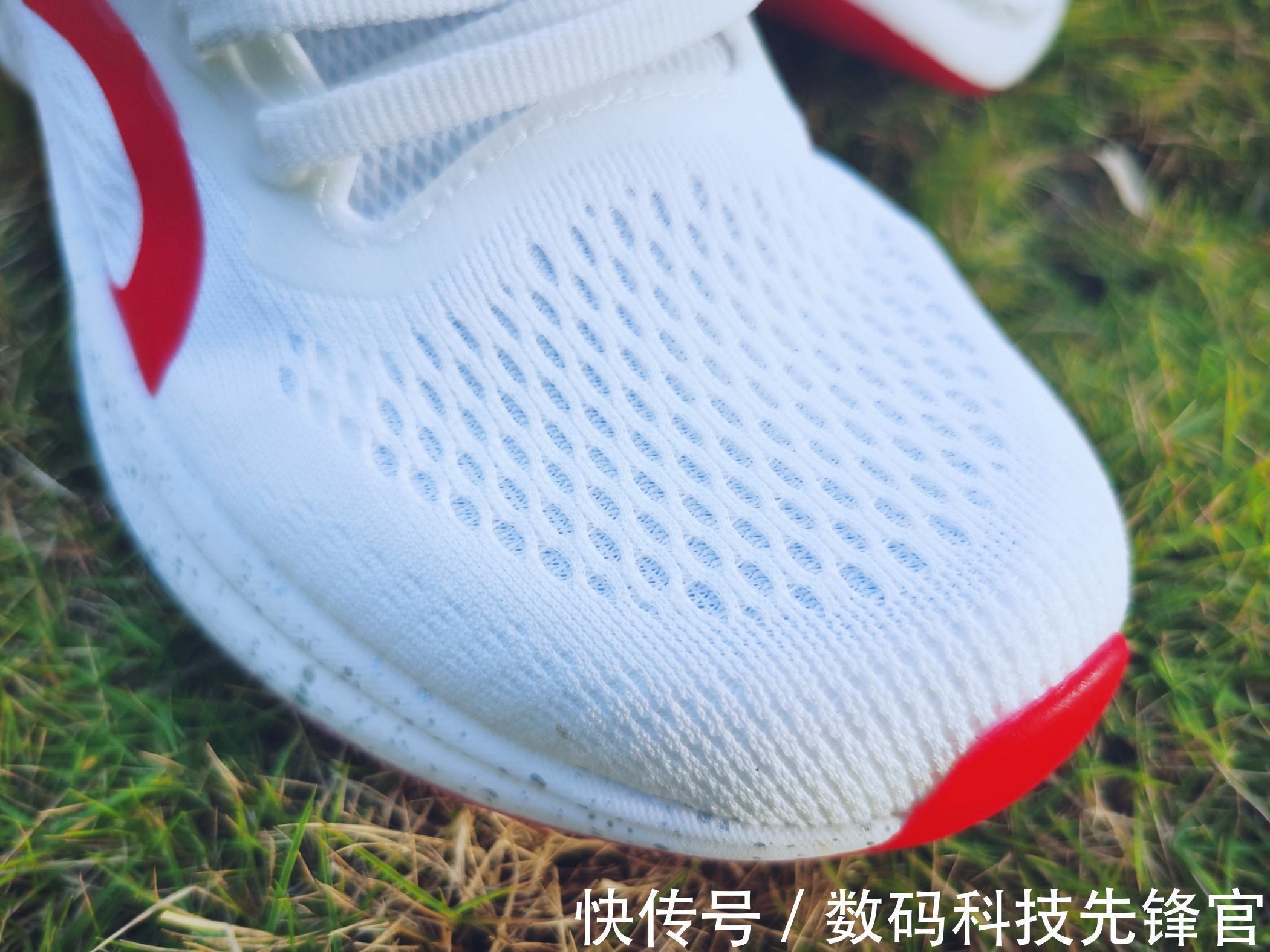 跑步 大胆尝试,咕咚逐日21K厚底跑鞋,加倍弹力爆发确实香