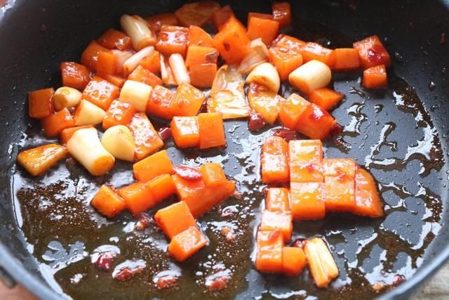 天气冷,这道下饭菜一定要试试,吃一次就上瘾,小朋友太喜欢吃了