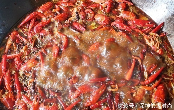 刷子|洗小龙虾,别再用刷子了,教你一招,脏东西自动跑光,又快又干净